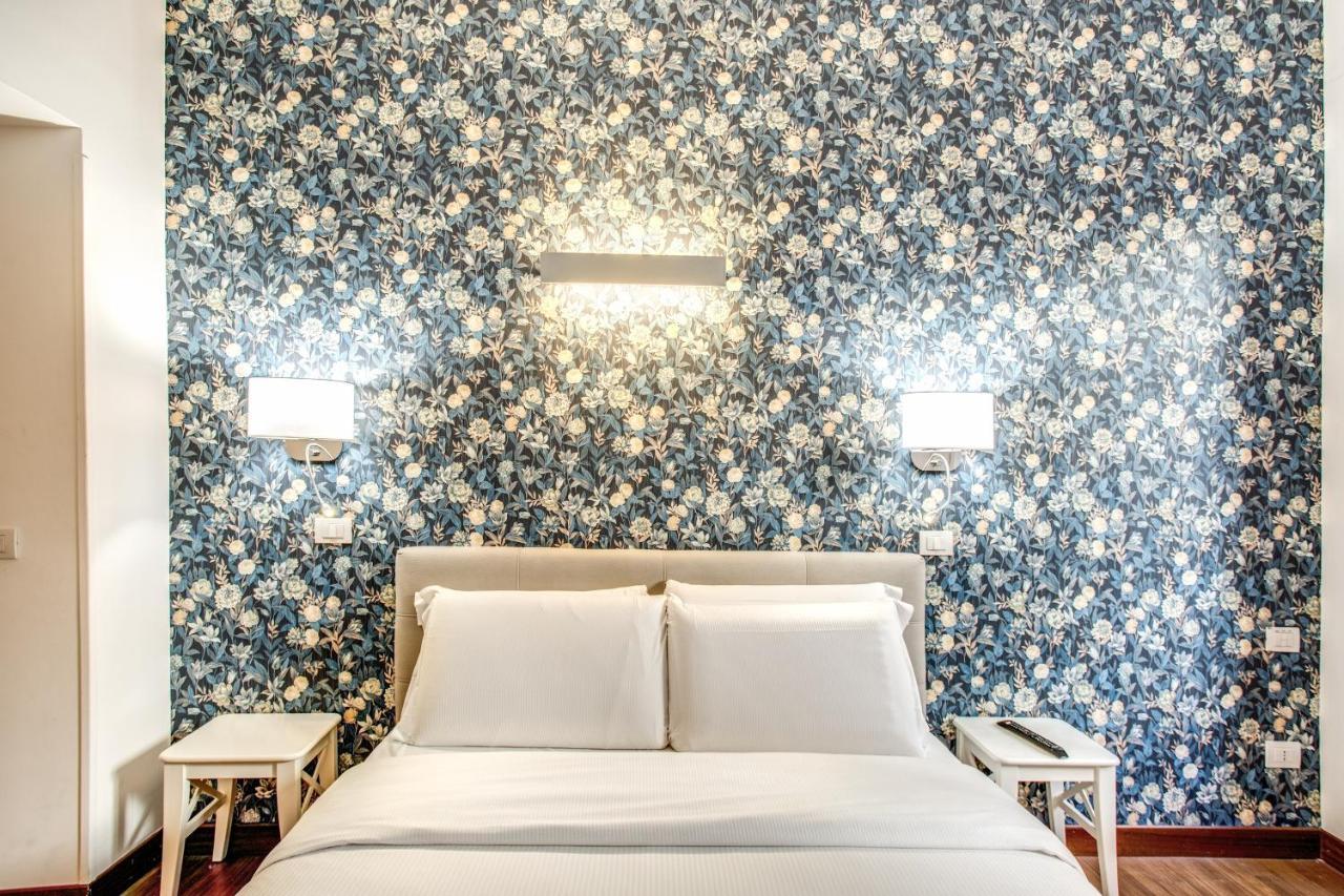 Holiday Apartment Bernini Near The Trevi Fountain - 4 Bedroom Rome Exterior photo